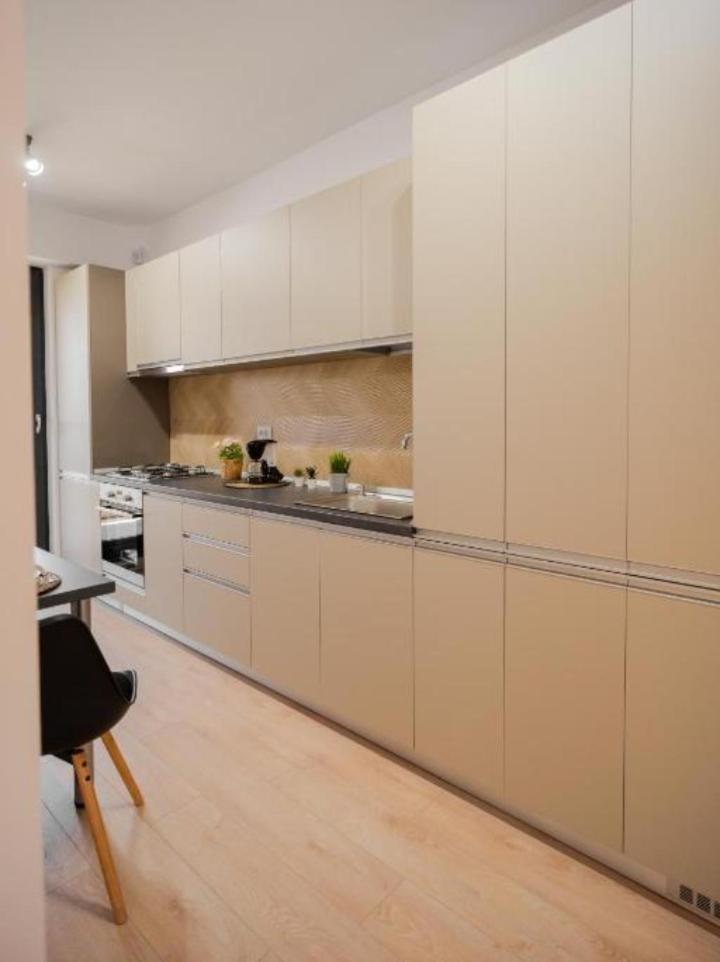 Lux Apartament Bacău Exteriér fotografie