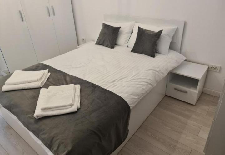 Lux Apartament Bacău Exteriér fotografie